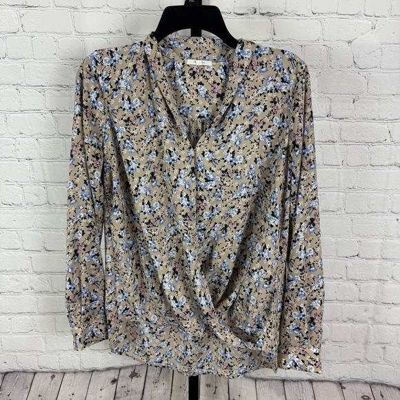 Pleione Beige Floral Print Surplice Blouse Roll Tab Sleeve Hi Low Size Small - Picture 1 of 8